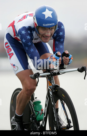 David Zabriskie de l'USA racing à la 8ème place dans le contre-la-montre Hommes Élite lors de la course des Championnats du Monde Route UCI 2010 Banque D'Images