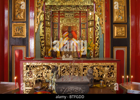 Lieu de culte dans un temple Taoïste, Rangoon, Birmanie, Myanmar, Yangon Banque D'Images