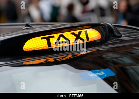 Taxi sign, Londres, Angleterre Banque D'Images