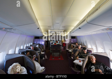 Cabine de classe supérieure sur un Boeing 747-400 de Virgin Atlantic Airways en provenance de Manchester (Royaume-Uni) à Orlando, FL Banque D'Images