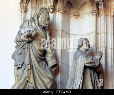 Portail de l'église du monastère de la Chartreuse de Champmol avec sculpture de Claus Sluter, Côte-d'Or departement, Bourgogne, France Banque D'Images