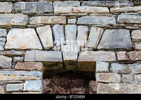 Un passage de soulagement au-dessus d'une fenêtre sur la Tour Martello près de Slieve League, Teileann, comté de Donegal, Irlande, l'Ulster. Banque D'Images