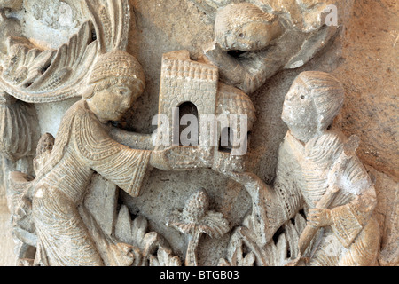 Colonne de la capitale, La Cathédrale d'Autun, Autun, Saône-et-Loire, Bourgogne, France Banque D'Images