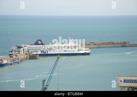 Cross Channel ferries arrivant et partant de Port Dover Banque D'Images