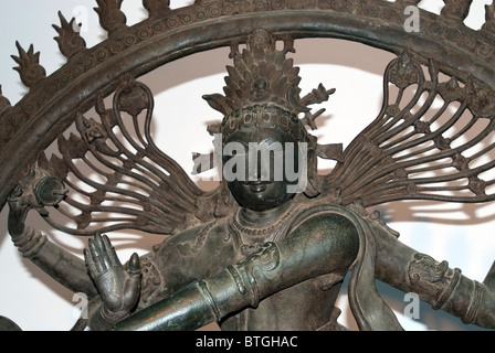 L'icône du 11ème siècle Bronze Nataraja- Kankoduthavanitham, Thanjavur ; Dist Tanjore, Tamil Nadu.L'Inde. Banque D'Images