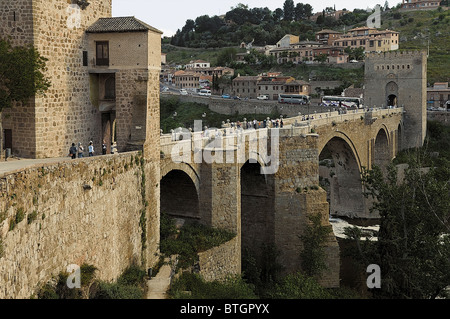 Puente medieval de Piedra del siglo XIV, San Martín, rio Tajo, Toledo Castille la Manche, Espagne, Europe, UE Banque D'Images