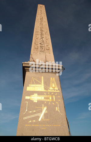 Obélisque de Louxor sur la Place de la Concorde à Paris, capitale de la France Banque D'Images