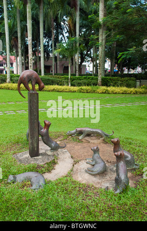 Cat des statues dans le parc riverain d'ici la fin de Lalan Wayang à Kuching, Bornéo Banque D'Images