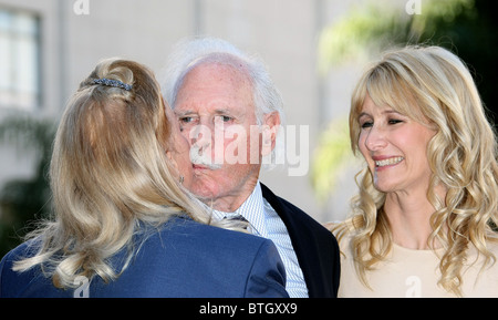 DIANE LADD BRUCE DERN LAURA DERN BRUCE DERN LAURA DERN ET DIANE LASS HONORÉ AVEC DES ÉTOILES SUR LE Hollywood Walk of Fame LOS UN Banque D'Images