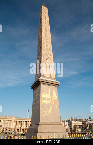 Obélisque de Louxor sur la Place de la Concorde à Paris, capitale de la France Banque D'Images