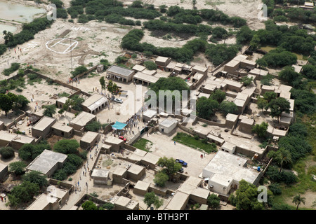 Vue de la ville touchés par une inondation, Kotnai, Pakistan Banque D'Images