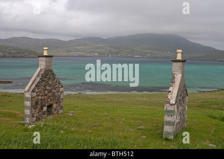 Ruine en chambre avec vue sur l'UIDH Castlebay, à l'île de Vatersay, Hébrides, îles de l'Ouest, de l'Écosse. 6565 SCO Banque D'Images