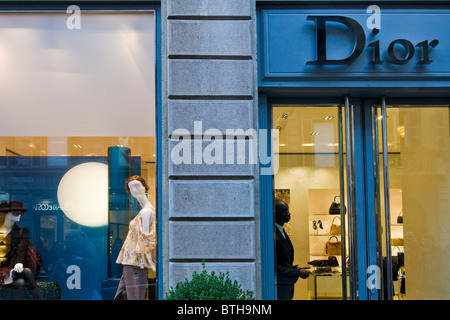 Dior boutique, shopping, Via Montenapoleone, Milan Banque D'Images