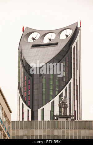 Ubisoft, la première éolienne bâtiment intégré dans le monde, Elephant and Castle, Londres. Banque D'Images