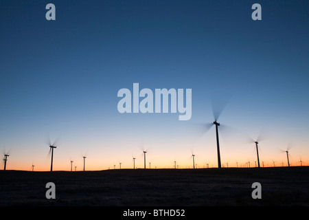 L'aube sur Whitelee wind farm et visiter centre sur Eaglesham Moor juste au sud de Glasgow en Ecosse, Royaume-Uni Banque D'Images