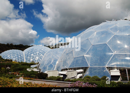 L'Eden Project biodomes à Cornwall England Angleterre UK United Kingdom Banque D'Images