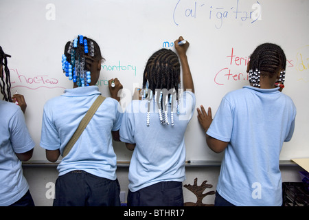 Classe de l'école primaire à l'École de la communauté de Detroit un charter school à inner city Detroit, MI. Banque D'Images