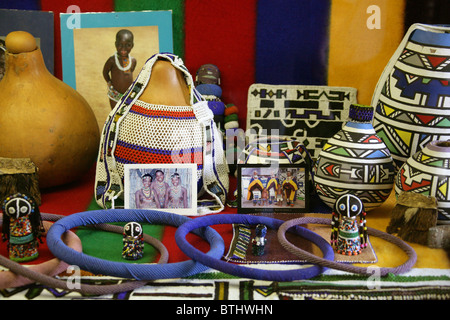 Le Musée des objets en ndebele, Botshabelo Historical Village, Afrique du Sud. Banque D'Images