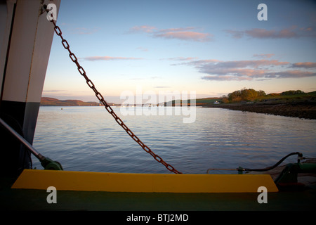 Caledonian MacBrayne port ferry entre Largs et l'île de (Cumbrae) Banque D'Images