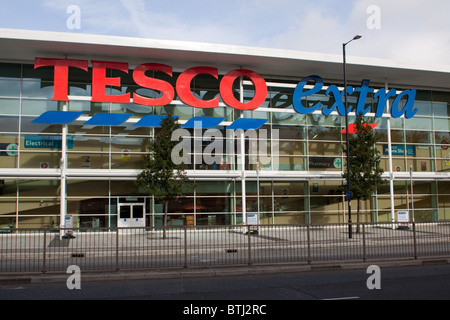 Magasin supermarché Tesco Extra, Slough, Berkshire Banque D'Images