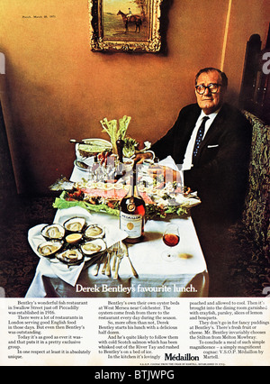 Pour la publicité dans le magazine cognac médaillon vers 1971 Banque D'Images