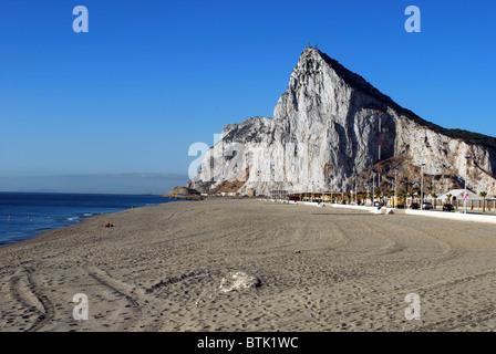 Le rocher de Gibraltar, la Linea de la Concepcion, Costa del Sol, la Province de Cádiz, Andalousie, Espagne, Europe de l'Ouest. Banque D'Images