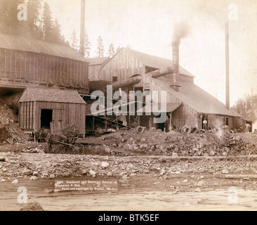 Le bois mort et Delaware fonderie à Deadwood, Dakota du Sud. photo par John C. Grabill, 1890 Banque D'Images