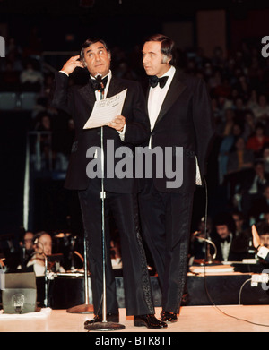 Sandller et les jeunes, à partir de la gauche : Ralph Young, Tony Sandler, 1975, Millrun Playhouse Theatre, à la ronde, Niles, Illinois. Banque D'Images