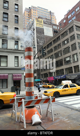 Un site de construction de route, New York City, USA Banque D'Images