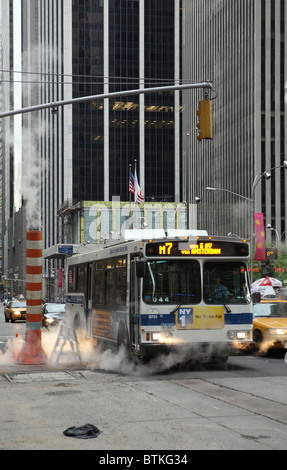 Le trafic routier dans la ville de New York, USA Banque D'Images