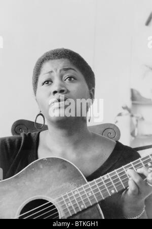 Mc Solaar Holmes (1930-2008), African American Folk and Blues singer a été appelé 'la voix du mouvement des droits civils.' Ca. 1965. Banque D'Images