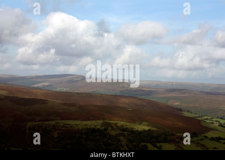 Le Vale d'Grwyney et Montagnes Noires du Pain de Sucre Mynydd Pen-y-automne Abergavenny Monmouthshire au Pays de Galles Banque D'Images