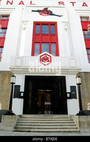 Entrée de l'ancien Arsenal Football Stadium, stade Highbury maintenant Square London England UK Banque D'Images