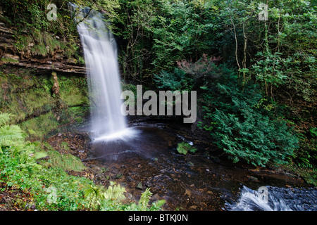 Cascade de Glencar, County Leitrim, Connaught, l'Irlande. Le poète Yeats a visité et a écrit à propos de cette cascade. Banque D'Images