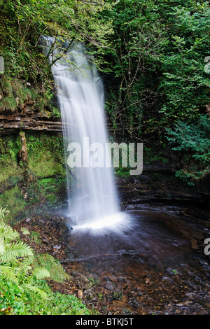 Cascade de Glencar, County Leitrim, Connaught, l'Irlande. Le poète Yeats a visité et a écrit à propos de cette cascade. Banque D'Images