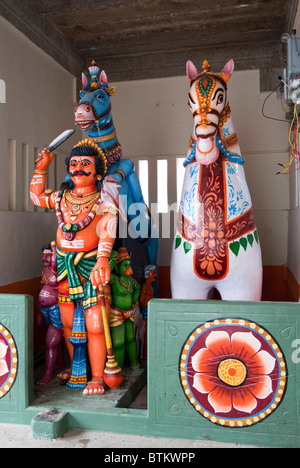 Temple Guardian Village à Moolankudi,District Shanghai, Tamil Nadu, Inde du Sud, Inde. Banque D'Images