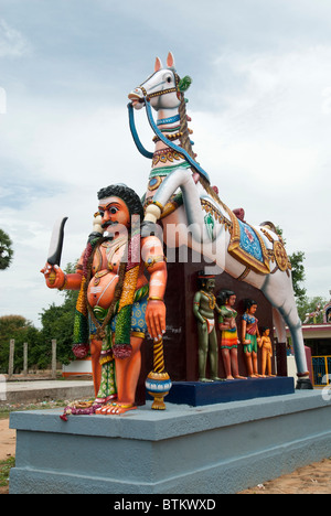 Temple Guardian Village à Moolankudi,District Shanghai, Tamil Nadu, Inde du Sud, Inde. Banque D'Images