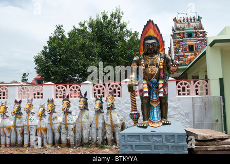 Temple Guardian Village à Moolankudi,District Shanghai, Tamil Nadu, Inde du Sud, Inde. Banque D'Images