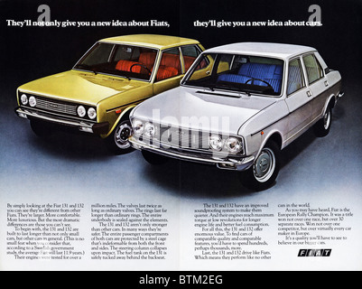 Double page dans le magazine annonce vers 1976 pour voitures Fiat Banque D'Images