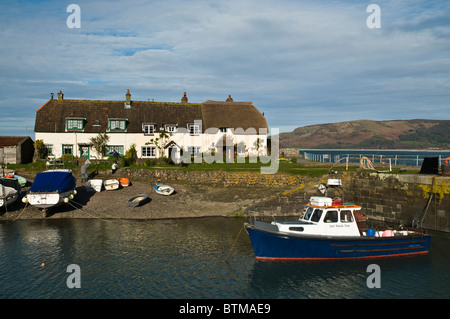 Dh PORLOCK WEIR SOMERSET chaumières bateaux dans Porlock Weir Harbour bateau amarré uk Banque D'Images