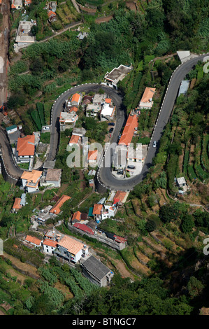 Vue aérienne route sinueuse Curral das Freiras Madère Portugal Central Banque D'Images