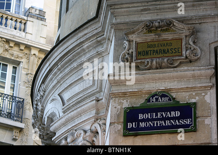 Paris, d'autres les noms de rue au boulevard du Montparnasse. Banque D'Images