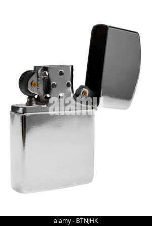 Briquet Zippo sur fond blanc Banque D'Images