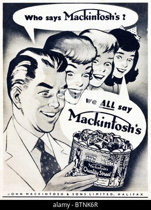 Annonce dans le magazine vers 1952 pour Mackintosh Quality Street Banque D'Images