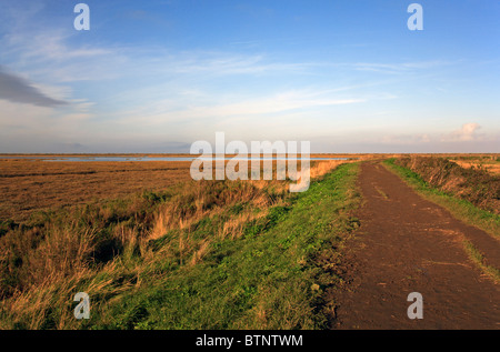 Peddars Way et le chemin de la côte de Norfolk à Blakeney, Norfolk, Angleterre, Royaume-Uni. Banque D'Images