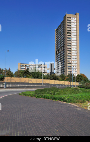 Balfron Tower, le logement social estate, peuplier, Tower Hamlets, East London E14, Royaume-Uni Banque D'Images