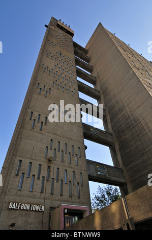 Balfron Tower, le logement social estate, peuplier, Tower Hamlets, East London E14, Royaume-Uni Banque D'Images