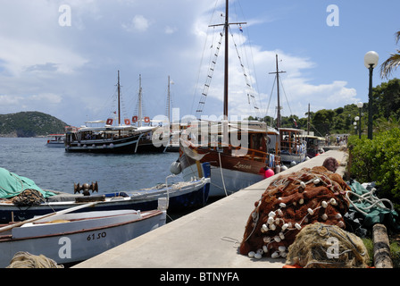 Une belle vue sur le port de l'Sudurad Village sur l'île de Sipan, îles Elafiti. L'île de Sipan est la plus grande des... Banque D'Images