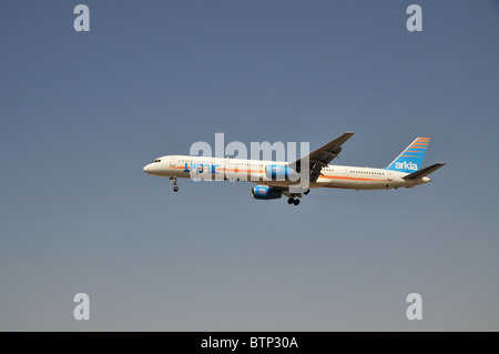 L'aéroport international Ben Gourion, Israël Arkia Boeing 757-3F7, Banque D'Images