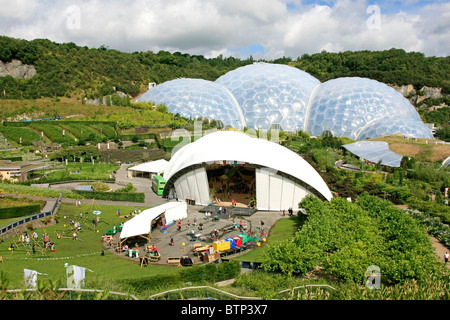 Le biome intérieur dômes et stade de l'Eden à Cornwall protéger Banque D'Images